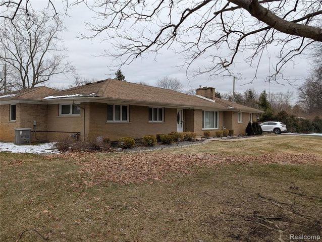 28156 San Marino Drive, Southfield, MI 48034