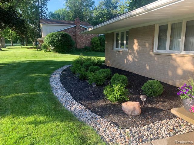 28156 San Marino Drive, Southfield, MI 48034