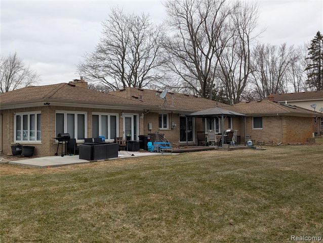 28156 San Marino Drive, Southfield, MI 48034