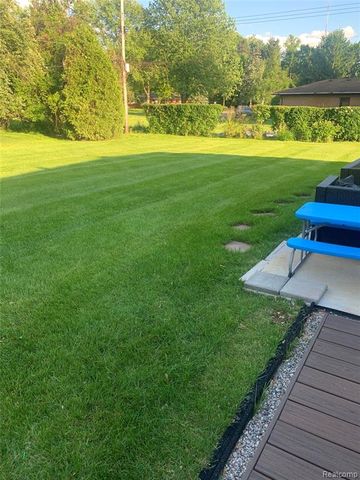 28156 San Marino Drive, Southfield, MI 48034