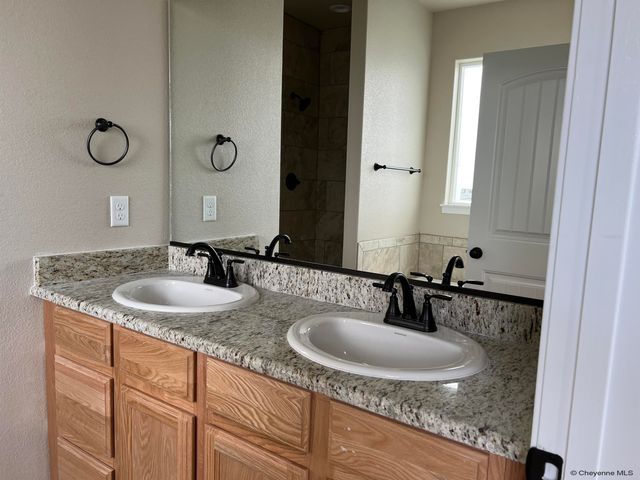 3322 THOMAS RD, Cheyenne, WY 82009
