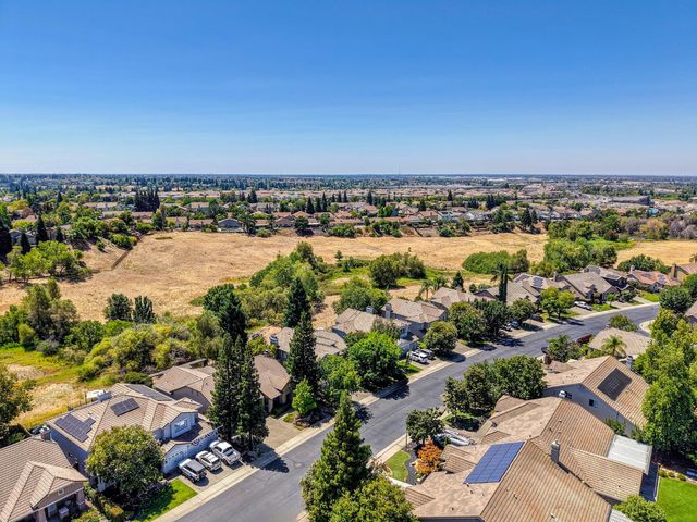 1660 Iroquois Rd, Rocklin, CA 95765