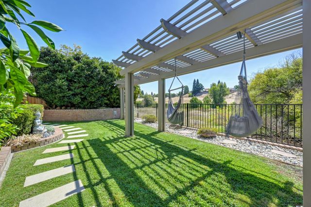 1660 Iroquois Rd, Rocklin, CA 95765