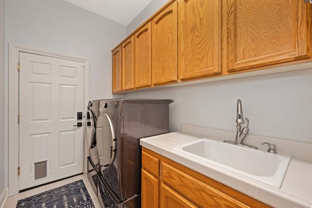 1660 Iroquois Rd, Rocklin, CA 95765