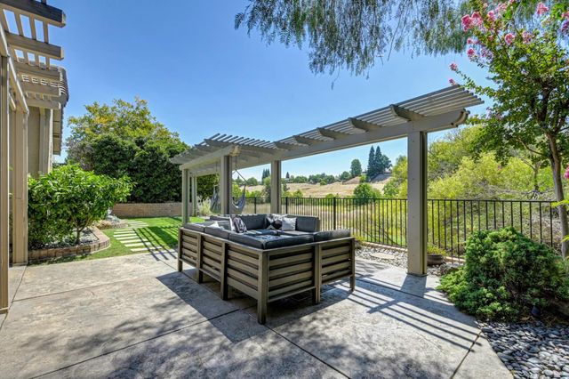 1660 Iroquois Rd, Rocklin, CA 95765
