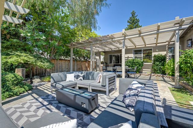 1660 Iroquois Rd, Rocklin, CA 95765
