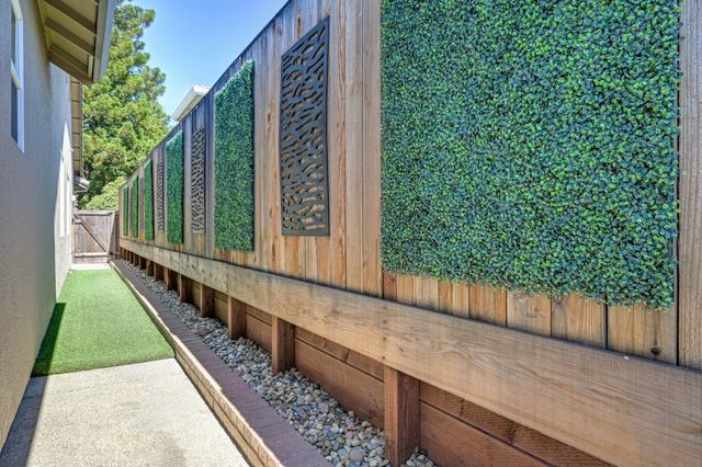 1660 Iroquois Rd, Rocklin, CA 95765