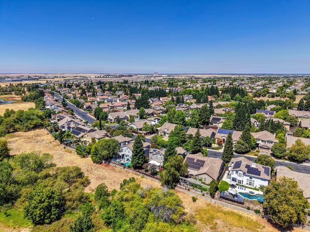 1660 Iroquois Rd, Rocklin, CA 95765