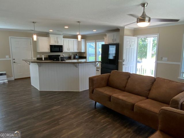 130 Bob White Lane, Newnan, GA 30263