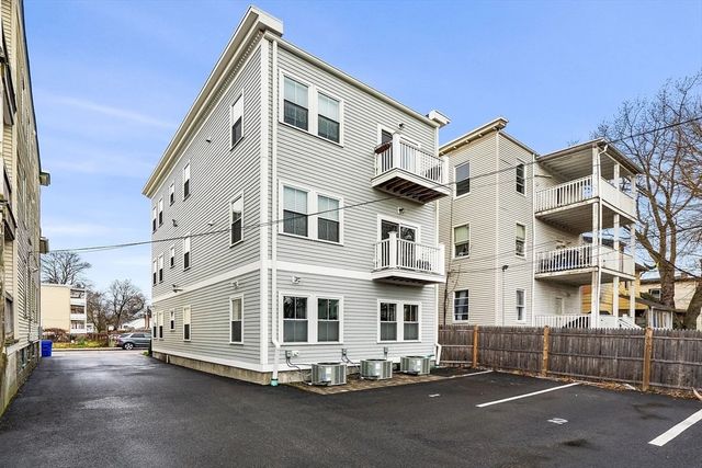 32 Wentworth St 2, Boston, MA 02124