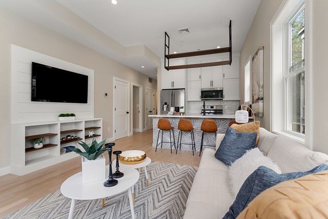 32 Wentworth St 2, Boston, MA 02124