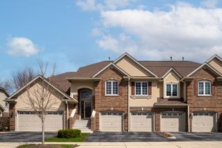 564 Harvey Lake Drive, Vernon Hills, IL 60061