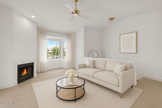 1820 E MORTEN Avenue 224, Phoenix, AZ 85020