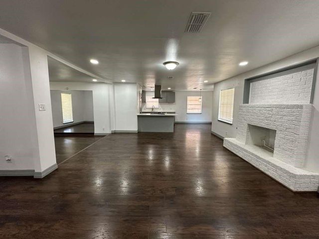 5850 Paisley Street, Houston, TX 77096