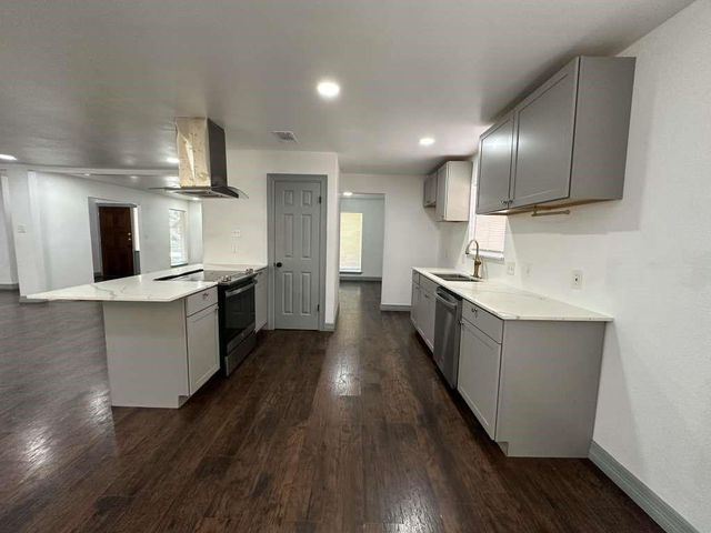 5850 Paisley Street, Houston, TX 77096