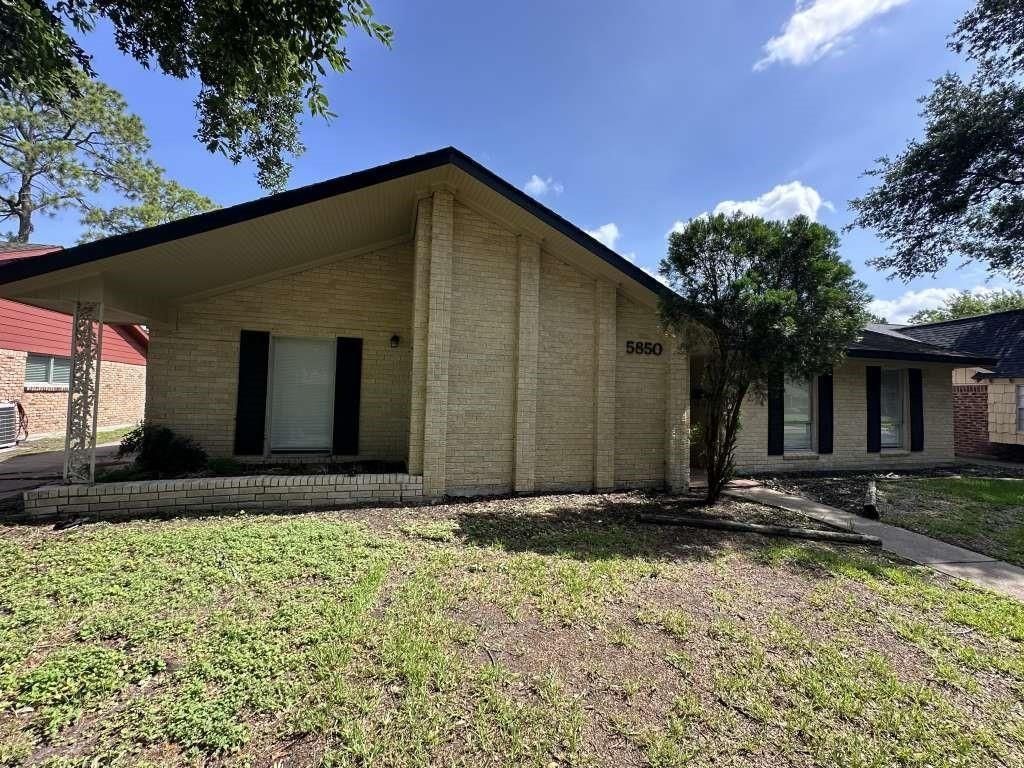 5850 Paisley Street, Houston, TX 77096