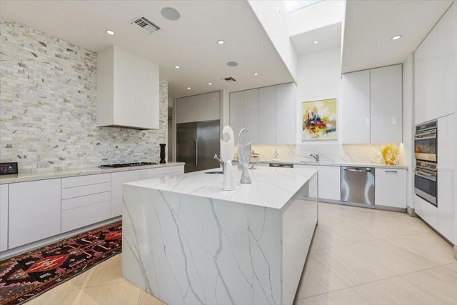 102 Waterford Circle, Rancho Mirage, CA 92270