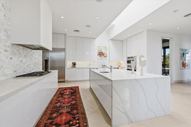 102 Waterford Circle, Rancho Mirage, CA 92270