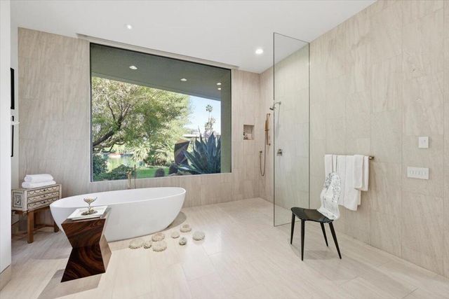 102 Waterford Circle, Rancho Mirage, CA 92270