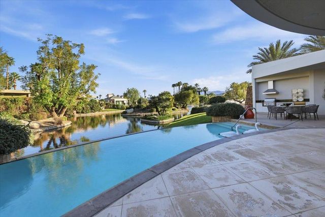 102 Waterford Circle, Rancho Mirage, CA 92270