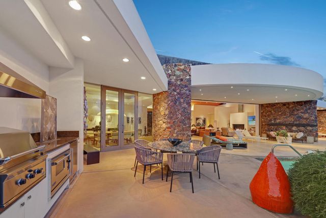 102 Waterford Circle, Rancho Mirage, CA 92270