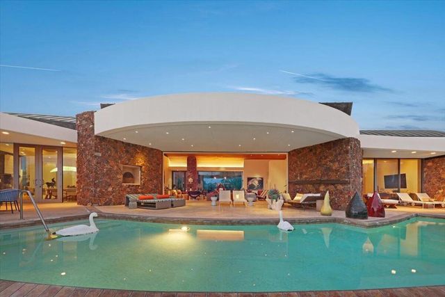 102 Waterford Circle, Rancho Mirage, CA 92270