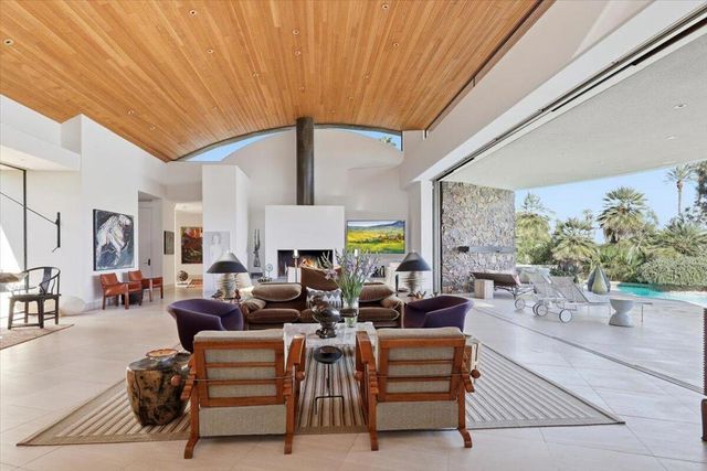 102 Waterford Circle, Rancho Mirage, CA 92270