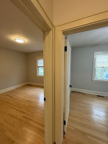 247 S Oakland Grove, Elmhurst, IL 60126