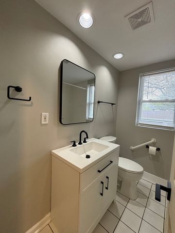 247 S Oakland Grove, Elmhurst, IL 60126