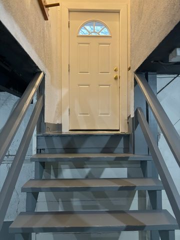 247 S Oakland Grove, Elmhurst, IL 60126