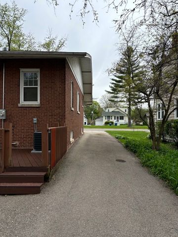 247 S Oakland Grove, Elmhurst, IL 60126