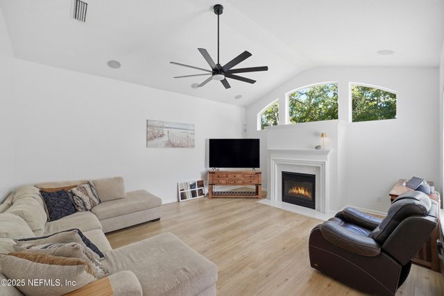 1025 MORNING STROLL Lane, Jacksonville, FL 32221