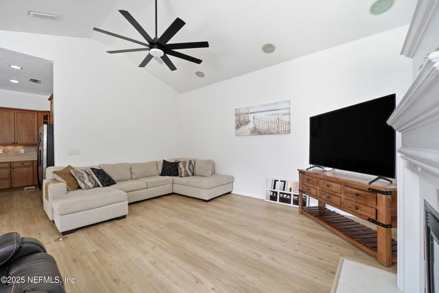 1025 MORNING STROLL Lane, Jacksonville, FL 32221