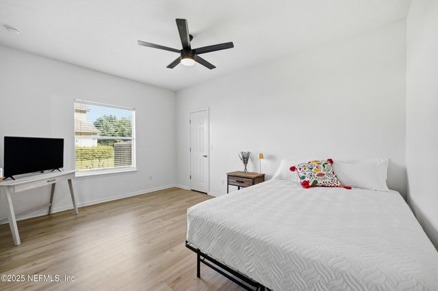 1025 MORNING STROLL Lane, Jacksonville, FL 32221