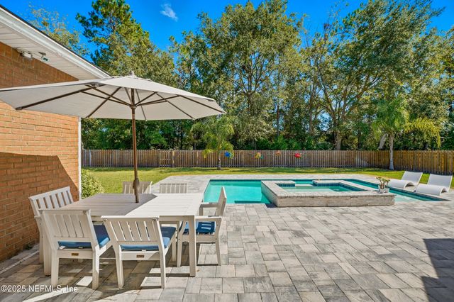 1025 MORNING STROLL Lane, Jacksonville, FL 32221