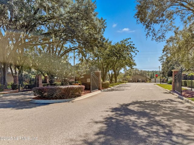 1025 MORNING STROLL Lane, Jacksonville, FL 32221