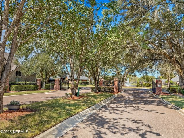 1025 MORNING STROLL Lane, Jacksonville, FL 32221