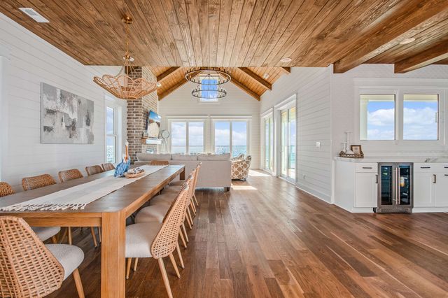 614 Springs Ave., Pawleys Island, SC 29585