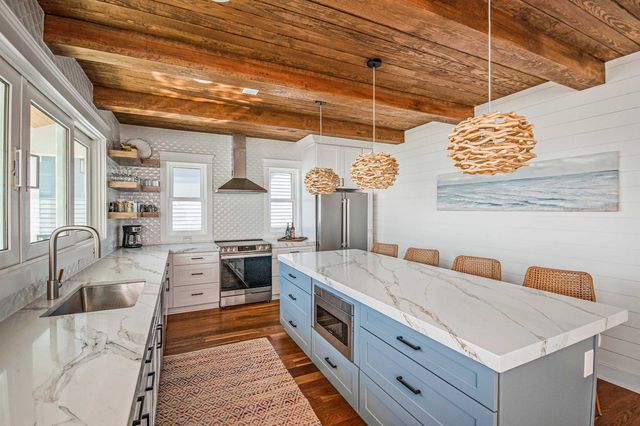 614 Springs Ave., Pawleys Island, SC 29585