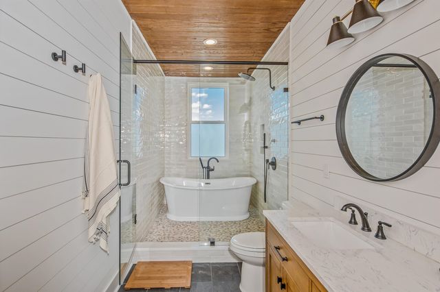 614 Springs Ave., Pawleys Island, SC 29585