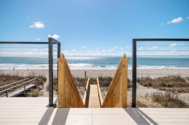 614 Springs Ave., Pawleys Island, SC 29585