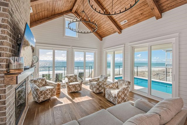 614 Springs Ave., Pawleys Island, SC 29585