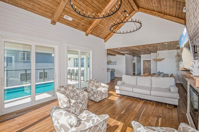 614 Springs Ave., Pawleys Island, SC 29585