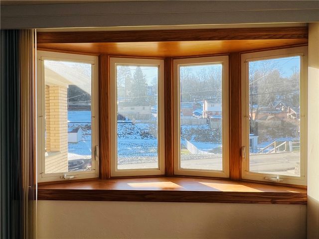 5719 Keefe St, Lincoln Place, PA 15207