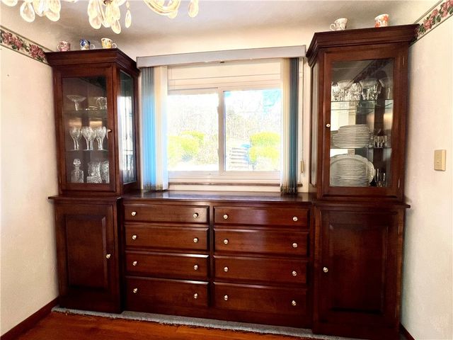 5719 Keefe St, Lincoln Place, PA 15207