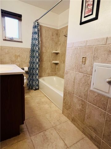 5719 Keefe St, Lincoln Place, PA 15207