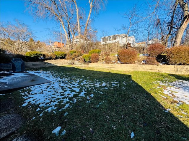 5719 Keefe St, Lincoln Place, PA 15207