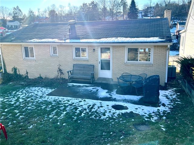 5719 Keefe St, Lincoln Place, PA 15207