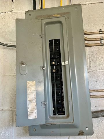 5719 Keefe St, Lincoln Place, PA 15207