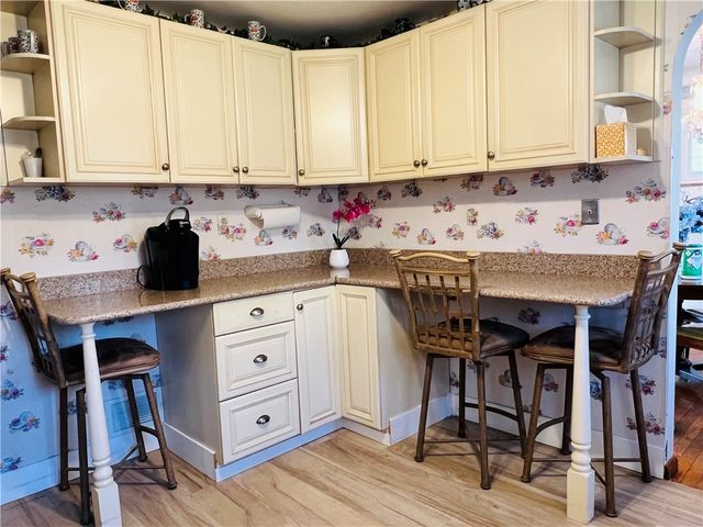 5719 Keefe St, Lincoln Place, PA 15207